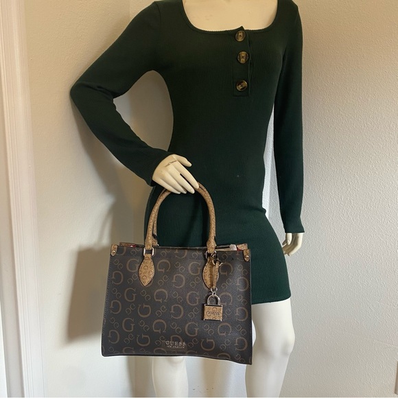 New guess bag - Picture 6 of 9